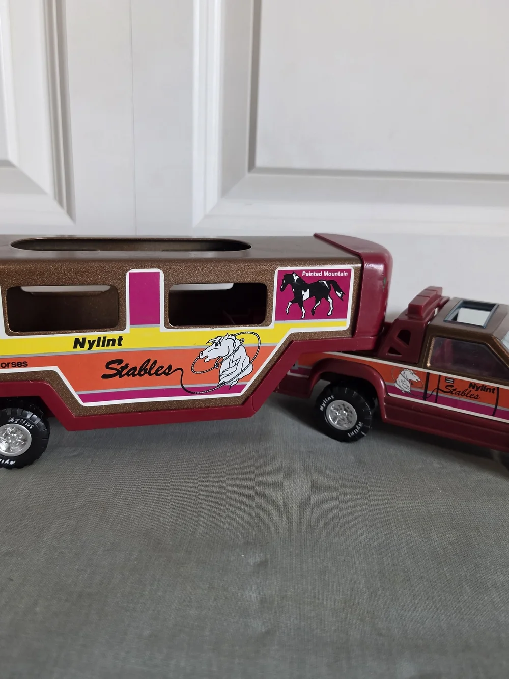 Kids vintage 90's nylint stables metal Horse truck and trailer Toy